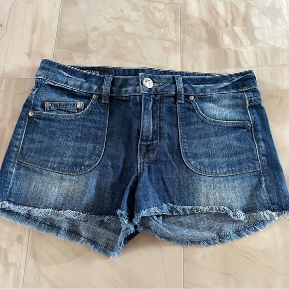 William Rast shorts - Picture 1 of 3